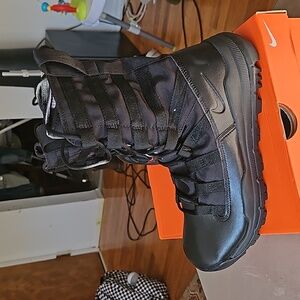 Nike SFB Gen 2 Black Size 10 Combat Boots Black